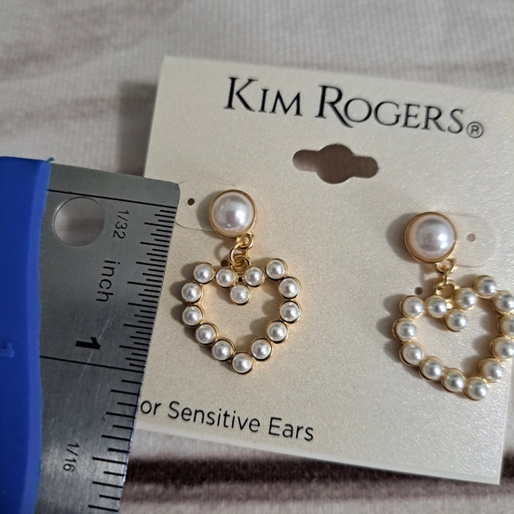 Kim Rogers Gold Tone and White Faux Pearl Earrings - Picture 3 of 3